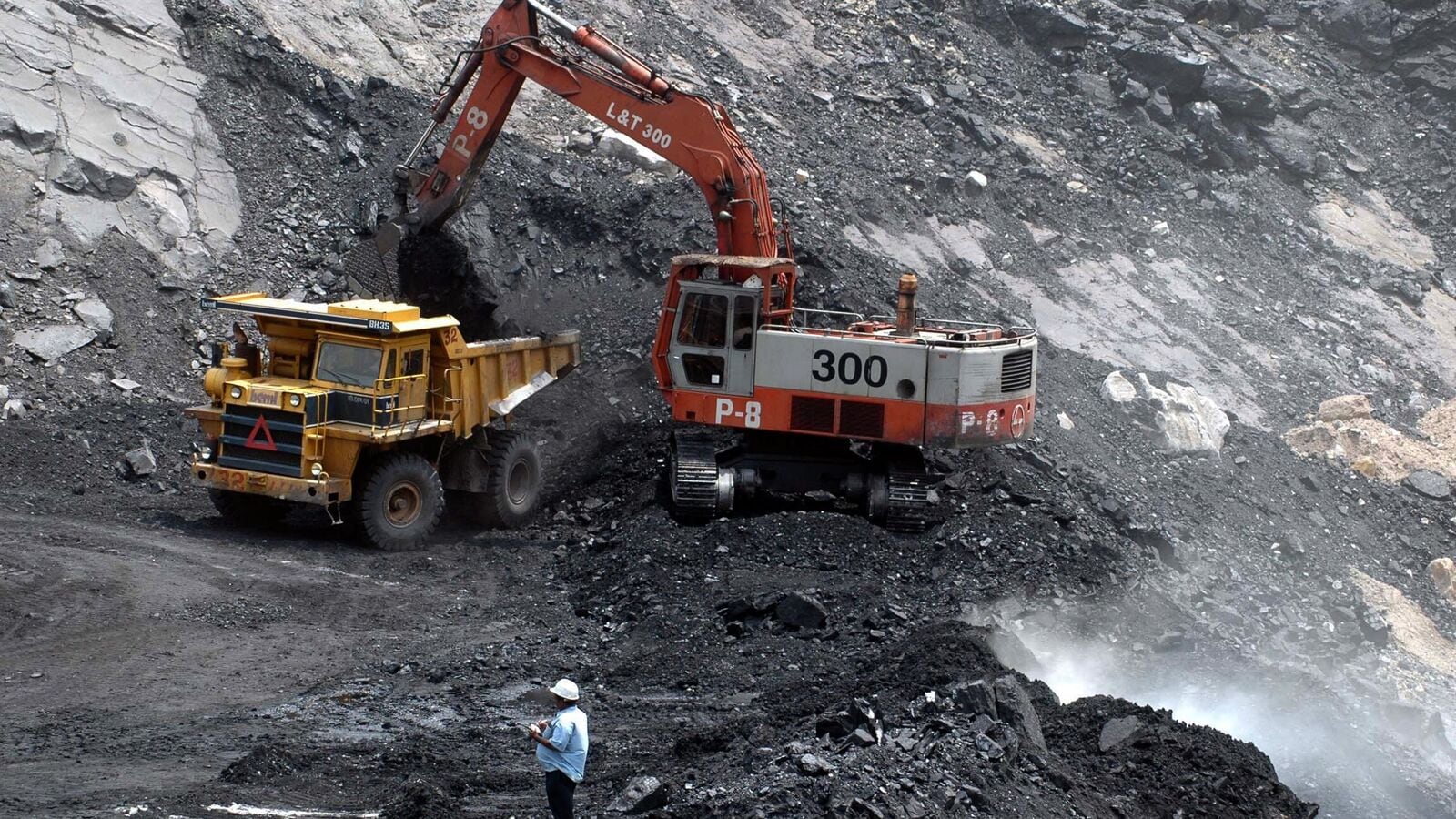 Coal India share price gains over 3% despite stock market crash. Here’s why