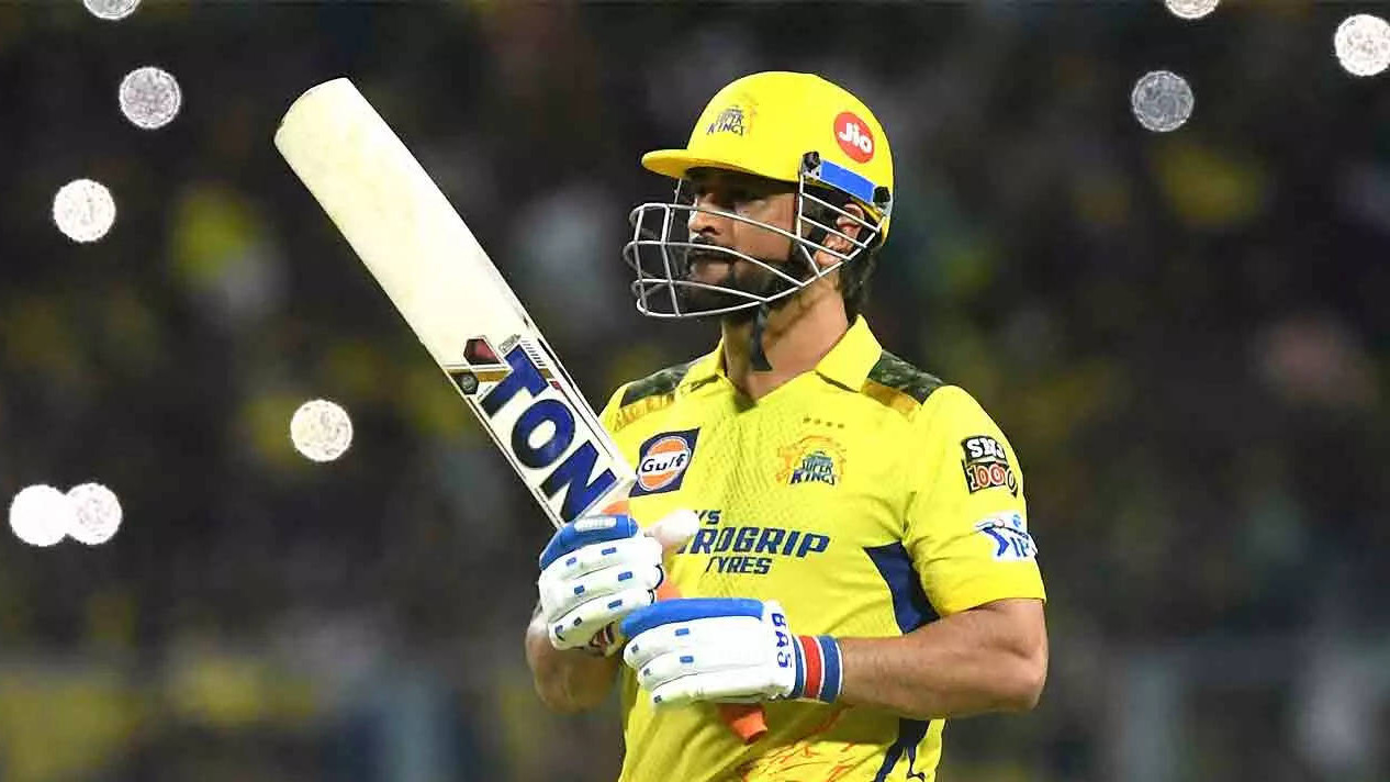 MS Dhoni to use new, lighter bats in the upcoming season for CSK- Report