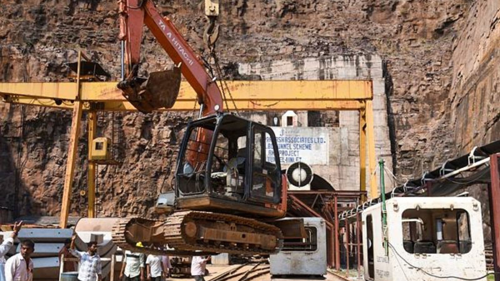 Telangana tunnel collapse: Rescuers stare at crisis as water and mud mix make it harder to push forward | Hyderabad News