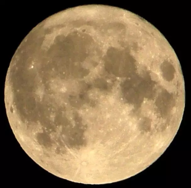 Chinese mission provides evidence suggesting global 'magma ocean' on early moon