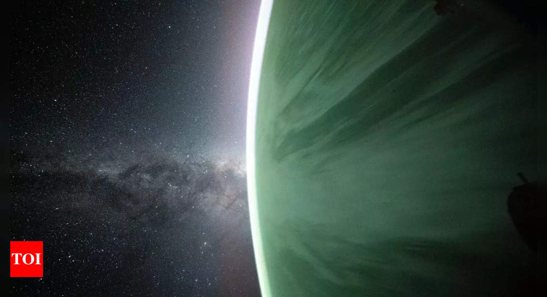 NASA astronaut Don Pettit captures a breathtaking view of the Milky Way stretching across Earth's horizon from space |